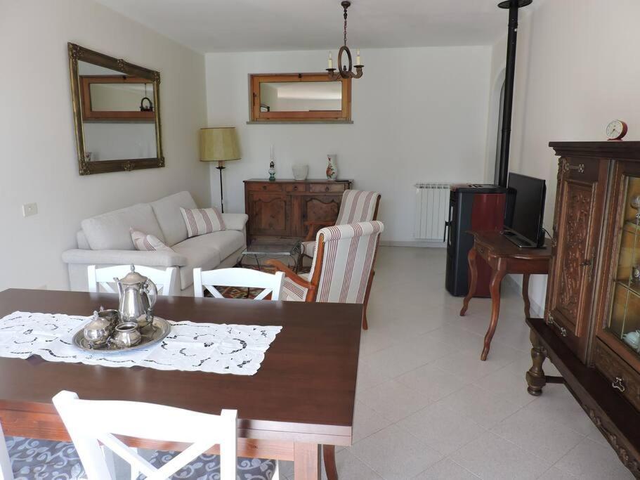 Casa Vacanze La Cicala Pontremoli Exterior foto